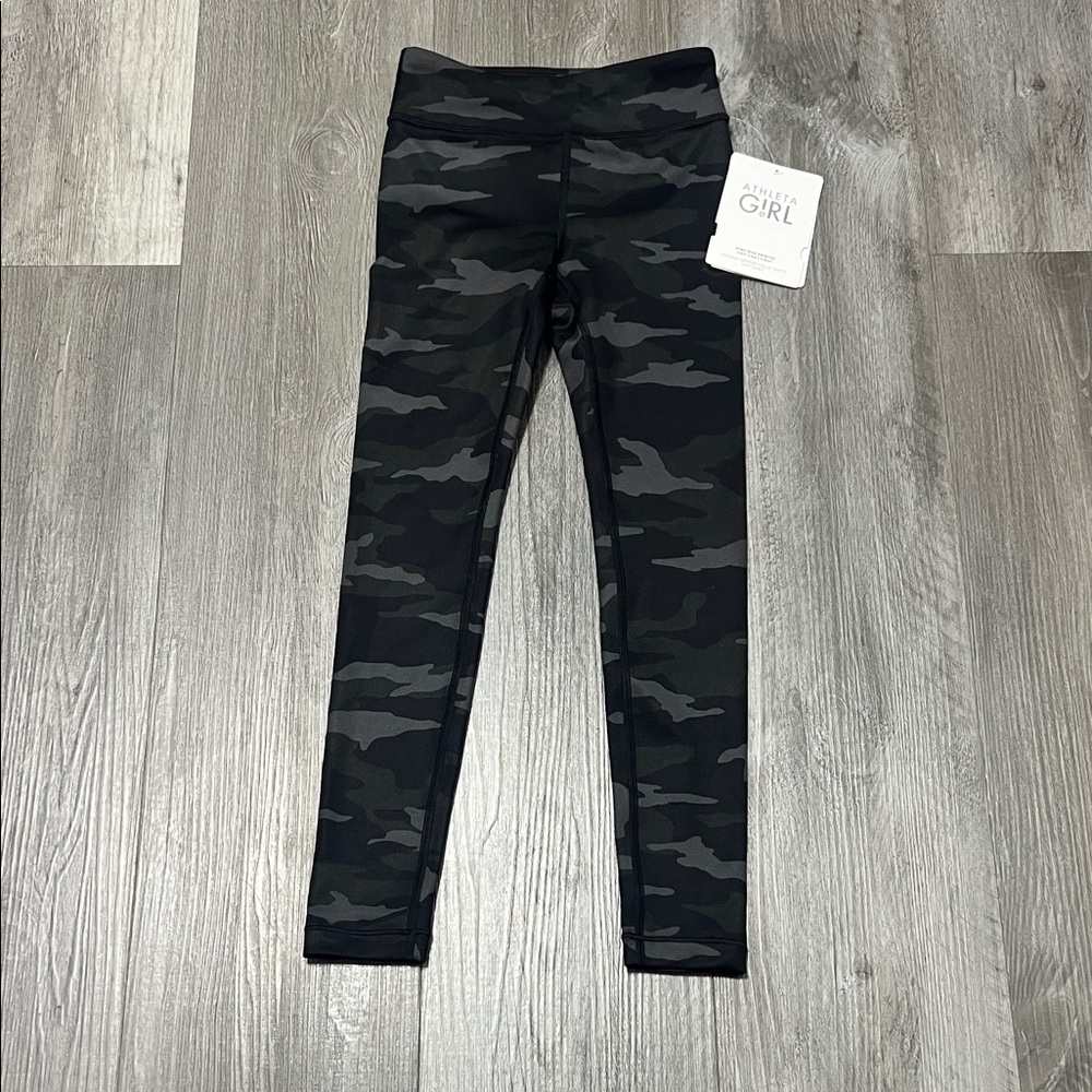 Athleta Girl high rise printed chit chat camo leggings / size XS/6 NWT